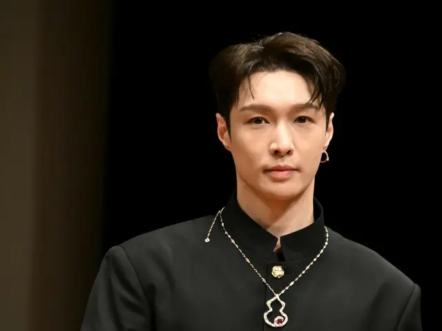 [Laporan Acara] LAY EXO (Zhang Yixing) memenangkan Aktor Terbaik! "Idola tidak bisa berakting" sudah ketinggalan zaman. "Idola adalah mereka yang berdiri di sini hari ini."
 "Saya Zhang Yixing, seorang selebriti dan aktor!"
