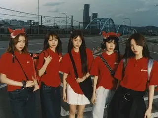 "LE SSERAFIM" meraih peringkat tertinggi di antara grup idola wanita K-pop dalam "Peringkat Single Tahunan" Oricon Jepang.