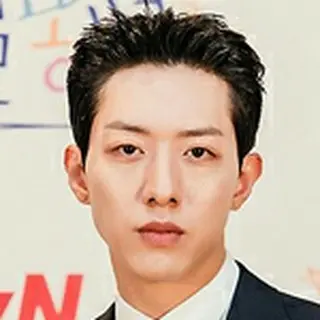 Lee Jeong Shin（CNBLUE）