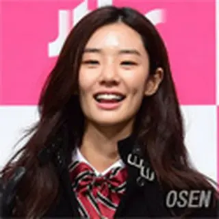 Stephanie Lee